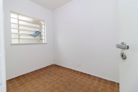 Casa à venda com 200m², 4 quartos e 3 vagas Casa à venda com 200m², 4 quartos e 3 vagasÁrea de Serviço - Quarto