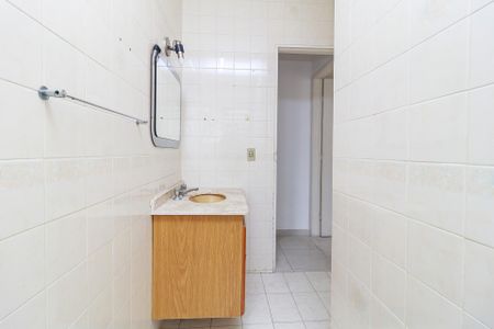 Casa à venda com 200m², 4 quartos e 3 vagas Casa à venda com 200m², 4 quartos e 3 vagasEdícula - Banheiro