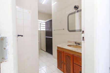 Casa à venda com 200m², 4 quartos e 3 vagas Casa à venda com 200m², 4 quartos e 3 vagasEdícula - Banheiro