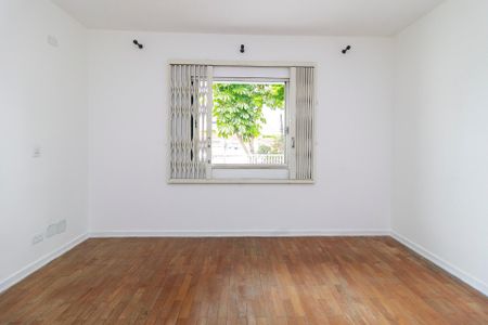 Casa à venda com 200m², 4 quartos e 3 vagas Casa à venda com 200m², 4 quartos e 3 vagasSuíte 1