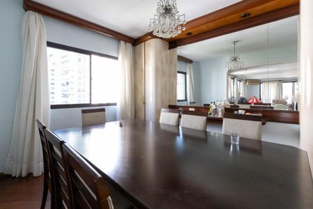 Sala de apartamento para alugar com 4 quartos, 246m² em Higienópolis, São Paulo