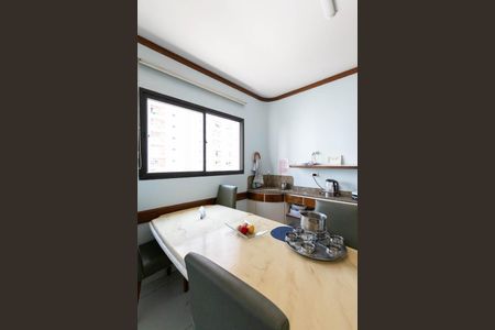 Apartamento para alugar com 246m², 4 quartos e 4 vagasCopa