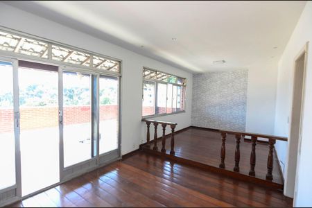 Apartamento à venda com 120m², 3 quartos e sem vaga Apartamento à venda com 120m², 3 quartos e sem vagaSala