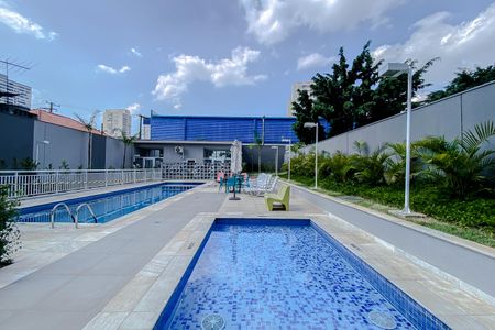 Apartamento à venda com 37m², 1 quarto e sem vagaÁrea comum - Piscina