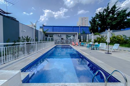 Apartamento à venda com 37m², 1 quarto e sem vagaÁrea comum - Piscina