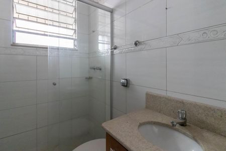 Casa à venda com 100m², 2 quartos e 1 vaga Casa à venda com 100m², 2 quartos e 1 vagaBanheiro