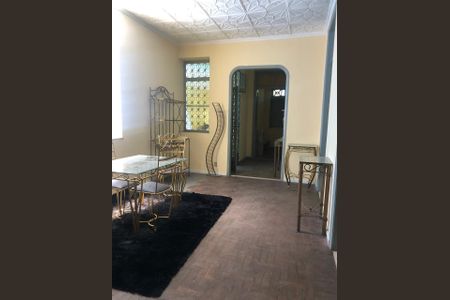 Sala de casa à venda com 5 quartos, 240m² em Benfica, Rio de Janeiro