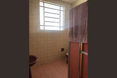 Banheiro de casa à venda com 5 quartos, 240m² em Benfica, Rio de Janeiro