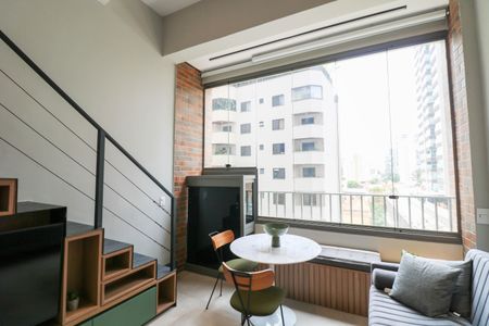 Sala de kitnet/studio para alugar com 1 quarto, 34m² em Jardim das Acacias, São Paulo