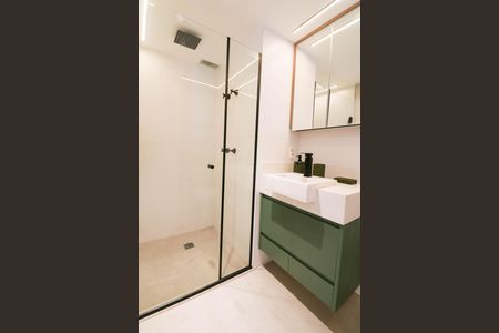 Banheiro de kitnet/studio para alugar com 1 quarto, 34m² em Jardim das Acacias, São Paulo