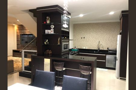 Casa à venda com 226m², 4 quartos e 4 vagas
