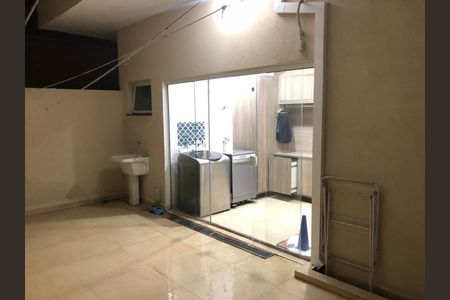 Casa à venda com 4 quartos, 226m² em Jardim Ipaussurama, Campinas