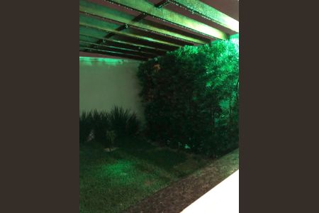 Casa à venda com 226m², 4 quartos e 4 vagas