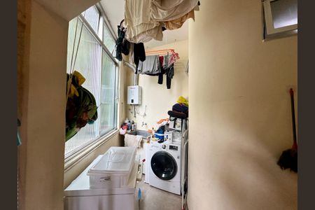 Apartamento à venda com 118m², 2 quartos e 1 vagaÁrea de Serviço