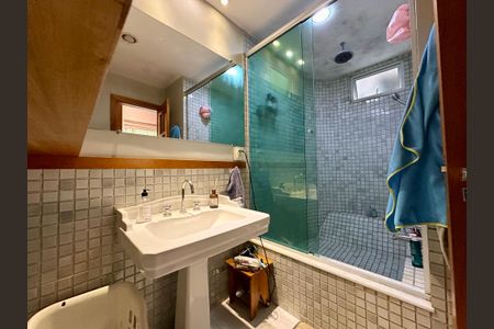 Apartamento à venda com 118m², 2 quartos e 1 vagaBanheiro Suite