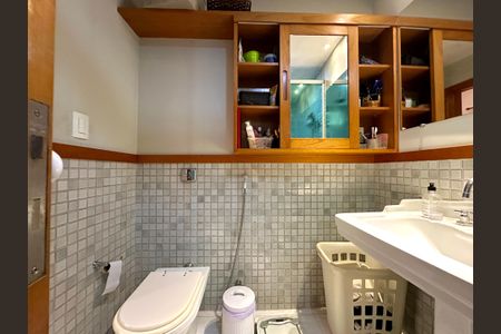 Apartamento à venda com 118m², 2 quartos e 1 vagaBanheiro Suite