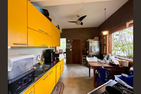 Apartamento à venda com 118m², 2 quartos e 1 vagaCozinha