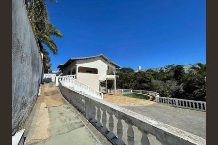 Casa à venda com 274m², 3 quartos e 15 vagas