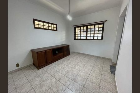 Casa à venda com 274m², 3 quartos e 15 vagas
