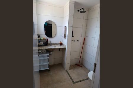 Banheiro de apartamento para alugar com 2 quartos, 61m² em Granja Olga, Sorocaba