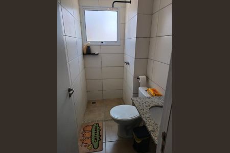 Banheiro de apartamento para alugar com 2 quartos, 61m² em Granja Olga, Sorocaba