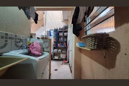 Casa à venda com 125m², 4 quartos e 2 vagasLavanderia