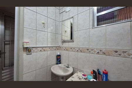 Casa à venda com 125m², 4 quartos e 2 vagasBanheiro 2
