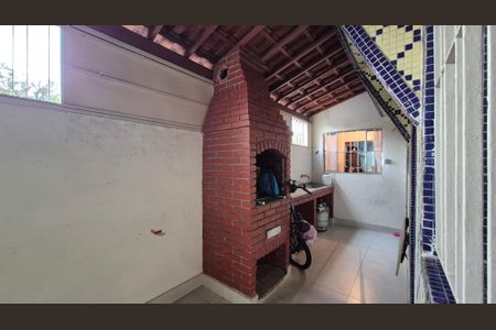 Casa à venda com 125m², 4 quartos e 2 vagasVista