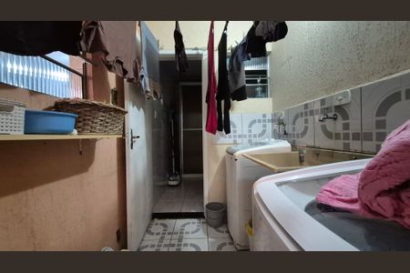 Casa à venda com 125m², 4 quartos e 2 vagasLavanderia