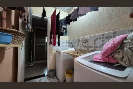 Casa à venda com 125m², 4 quartos e 2 vagasLavanderia