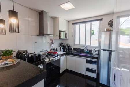 Apartamento para alugar com 72m², 3 quartos e 2 vagas Apartamento para alugar com 72m², 3 quartos e 2 vagasCozinha