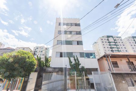Apartamento para alugar com 72m², 3 quartos e 2 vagas Apartamento para alugar com 72m², 3 quartos e 2 vagasFachada