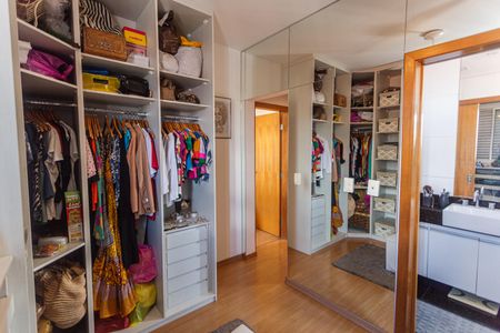 Closet da Suíte de apartamento para alugar com 2 quartos, 72m² em Carvalho de Brito, Belo Horizonte