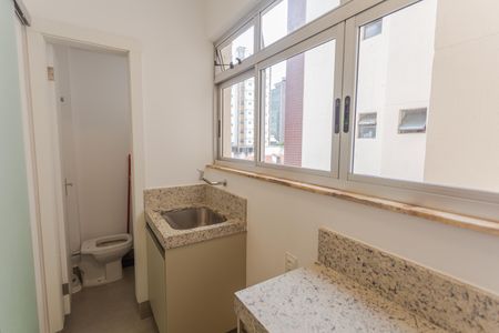 Apartamento à venda com 81m², 2 quartos e 1 vagaÁrea de Serviço