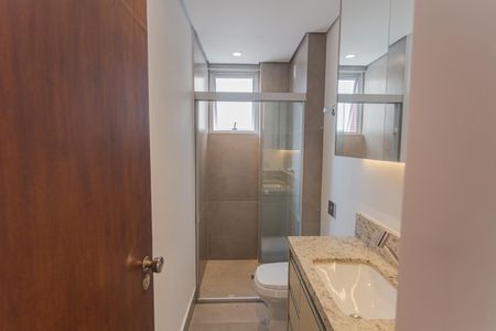 Apartamento à venda com 81m², 2 quartos e 1 vagaBanheiro Social