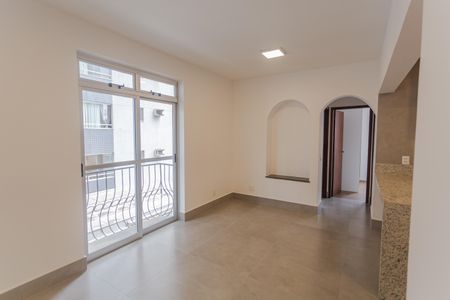 Apartamento à venda com 81m², 2 quartos e 1 vagaSala