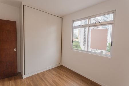 Apartamento à venda com 81m², 2 quartos e 1 vagaQuarto 2