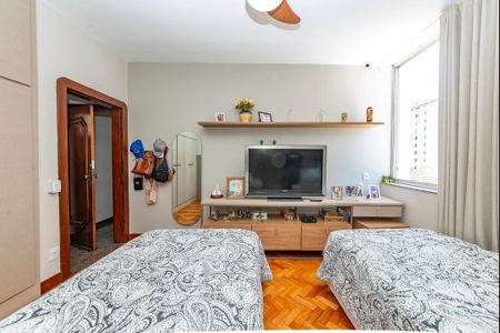 Casa à venda com 440m², 5 quartos e 3 vagas Casa à venda com 440m², 5 quartos e 3 vagasSuíte 3