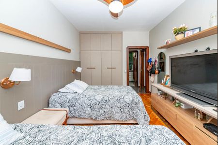 Casa à venda com 440m², 5 quartos e 3 vagas Casa à venda com 440m², 5 quartos e 3 vagasSuíte 3