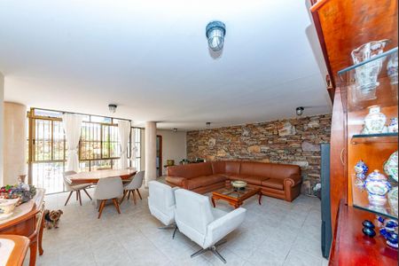 Casa à venda com 440m², 5 quartos e 3 vagas Casa à venda com 440m², 5 quartos e 3 vagasSala 4