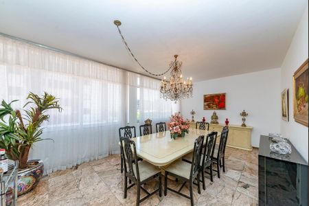 Casa à venda com 440m², 5 quartos e 3 vagas Casa à venda com 440m², 5 quartos e 3 vagasSala 3