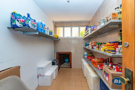 Casa à venda com 440m², 5 quartos e 3 vagas Casa à venda com 440m², 5 quartos e 3 vagasDespensa 2