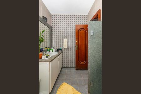 Casa à venda com 440m², 5 quartos e 3 vagas Casa à venda com 440m², 5 quartos e 3 vagasBanheiro da Suíte 2