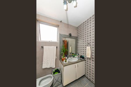 Casa à venda com 440m², 5 quartos e 3 vagas Casa à venda com 440m², 5 quartos e 3 vagasBanheiro da Suíte 2