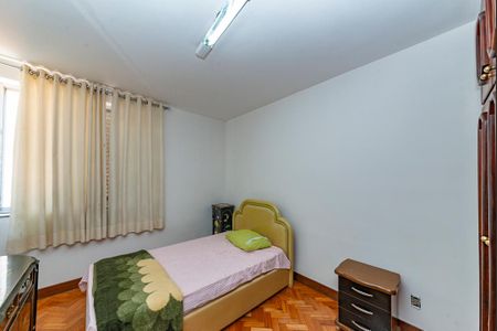 Casa à venda com 440m², 5 quartos e 3 vagas Casa à venda com 440m², 5 quartos e 3 vagasQuarto 4