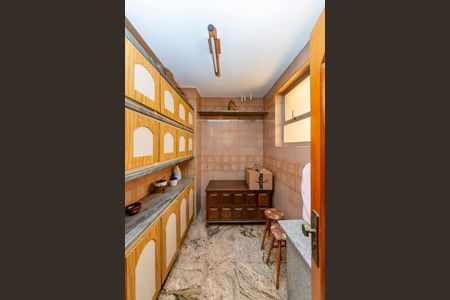 Casa à venda com 440m², 5 quartos e 3 vagas Casa à venda com 440m², 5 quartos e 3 vagasDespensa