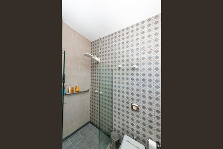 Casa à venda com 440m², 5 quartos e 3 vagas Casa à venda com 440m², 5 quartos e 3 vagasBanheiro da Suíte 2