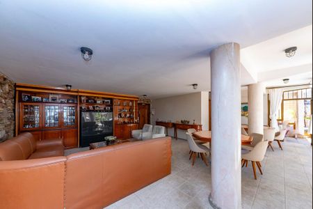 Casa à venda com 440m², 5 quartos e 3 vagas Casa à venda com 440m², 5 quartos e 3 vagasSala 4