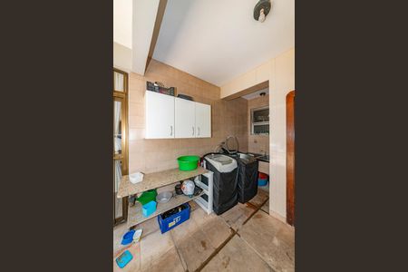 Casa à venda com 440m², 5 quartos e 3 vagas Casa à venda com 440m², 5 quartos e 3 vagasÁrea de Serviço