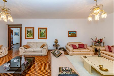 Casa à venda com 440m², 5 quartos e 3 vagas Casa à venda com 440m², 5 quartos e 3 vagasSala 1